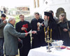 Petre Diaconu primind Crucea  Dobrogei la Mânăstirea Dervent
