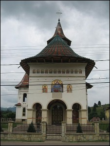 Lăcaşuri de cult din România; Biserica Izvorul Tămăduirii; ; ; 2001-2009; 2001; 2009; Biserică; ortodox; Orthodox; orthodoxe; CÂMPULUNG MOLDOVENESC; ; Suceava; Protopopiatul Câmpulung; Arhiepiscopia Sucevei şi a Rădăuţilor; Mitropolia Moldovei şi Bucovinei; 