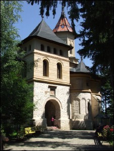 Lăcaşuri de cult din România; Biserica Sf. Gheorghe - Mirăuţi; Mitropolia Veche; ; 1375-1391, ref. 1700, rest. 1898-1903; restaurat 25% exterior; 1375; 1391; Biserică; ortodox; Orthodox; orthodoxe; SUCEAVA; ; Suceava; Protopopiatul Suceava; Arhiepiscopia Sucevei şi a Rădăuţilor; Mitropolia Moldovei şi Bucovinei; 