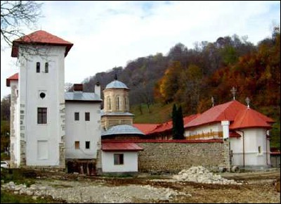 Lăcaşuri de cult din România; Mănăstirea Sfinţii Arhangheli Mihail şi Gavriil Arnota
 Arnota; Mănăstirea Arnota; ; 1633-1634; 1633; 1634; Mănăstire; ortodox; Orthodox; orthodoxe; BISTRIŢA; COSTEŞTI; Vâlcea; Protopopiatul Râmnicu Vâlcea; Arhiepiscopia Râmnicului; Mitropolia Olteniei; 