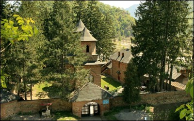 Lăcaşuri de cult din România; Mănăstirea Tăierea Capului Sfântului Ioan Botezătorul Cornetu
”Taierea Capului Sfantului Ioan Botezatorul” Cornetu; Schitul - Mănăstirea Cornetu; ; 1666, ref.1835; 1666; ; Schit; ortodox; Orthodox; orthodoxe; CĂLINEŞTI, oraş BREZOI; ; Vâlcea; Protopopiatul Râmnicu Vâlcea; Arhiepiscopia Râmnicului; Mitropolia Olteniei; 