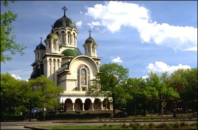 Lăcaşuri de cult din România; Biserica Sfinţii Voievozi Mihail şi Gavril, Sfânta Ecaterina; Biserica Parc Domeniilor (popularizat Mănăstirea Caşin); 26° 429.63; 1937; 1937; ; Biserică; ortodox; Orthodox; orthodoxe; BUCUREŞTI; ; Bucureşti; Protoieria II capitală; Arhiepiscopia Bucureştilor; Mitropolia Munteniei şi Dobrogei; 