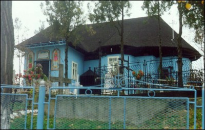 Lăcaşuri de cult din România; Biserica de lemn Sf. Voievozi; ; ; 1640, 1720; 1789; 1800; Biserică de lemn; ortodox; Orthodox; orthodoxe; PODURI; PODURI; Bacău; Protopopiatul Moineşti; Episcopia Romanului; Mitropolia Moldovei şi Bucovinei; 