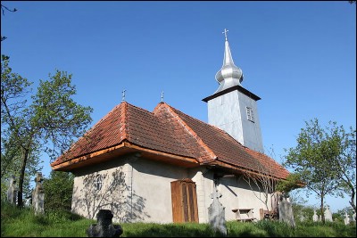 Lăcaşuri de cult din România; Biserica de lemn Schimbarea la Faţă; ; ; sec. XVIII; 1701; 1800; Biserică de lemn; ortodox; Orthodox; orthodoxe; DUMBRĂVANI; BUNTEŞTI; Bihor; Protopopiatul Ortodox român Beiuş; Episcopia Oradiei, Bihorului şi Sălajului; Mitropolia Clujului, Albei, Crişanei şi Maramureşului; 