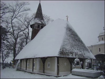 Lăcaşuri de cult din România; Biserica de lemn Sf. Arhangheli; ; ; 1880; 1880; ; Biserică de lemn; ortodox; Orthodox; orthodoxe; VÂRCIOROG; VÂRCIOROG; Bihor; Protopopiatul Ortodox român Oradea; Episcopia Oradiei, Bihorului şi Sălajului; Mitropolia Clujului, Albei, Crişanei şi Maramureşului; 