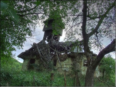 Lăcaşuri de cult din România; Ruinele bisericii de lemn din Păltineasa; ; ; ; ; ; Biserică de lemn; ortodox; Orthodox; orthodoxe; PĂLTINEASA; SPERMEZEU; Bistriţa Năsăud; ; Arhiepiscopia Vadului, Feleacului şi Clujului; Mitropolia Clujului, Albei, Crişanei şi Maramureşului; 
