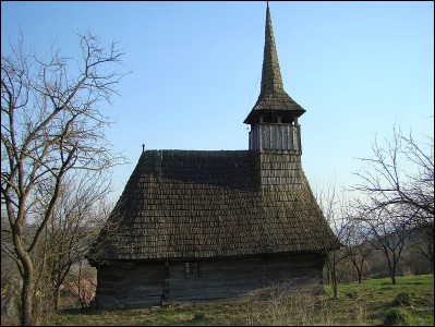 Lăcaşuri de cult din România; Biserica de lemn Sf. Nicolae şi Înăţarea Sfintei Cruci; ; ; 1700; 1700; ; Biserică de lemn; ortodox; Orthodox; orthodoxe; MUNCEL; CÂŢCĂU; Cluj; ; Arhiepiscopia Vadului, Feleacului şi Clujului; Mitropolia Clujului, Albei, Crişanei şi Maramureşului; 