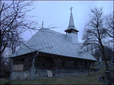 Lăcaşuri de cult din România; Biserica de lemn Sf. Arhangheli; ; ; 1730; 1750; ; Biserică de lemn; ortodox; Orthodox; orthodoxe; PĂDURENI; CHINTENI; Cluj; ; Arhiepiscopia Vadului, Feleacului şi Clujului; Mitropolia Clujului, Albei, Crişanei şi Maramureşului; 