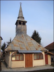 Lăcaşuri de cult din România; Biserica de lemn Sfinţii Arhangheli Mihail şi Gavriil; Fosta biserică greco-catolică Iara, Fosta biserică ortodoxă Iara; ; 1851; 1851; ; Biserică de lemn; greco-catolic; Greek-Catholic; grec-catholique; IARA; IARA; Cluj; ; Arhiepiscopia Alba Iuliei; Mitropolia Clujului, Albei, Crişanei şi Maramureşului; 