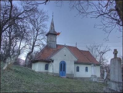 Lăcaşuri de cult din România; Biserica de lemn Sf. Arhangheli; ; ; 1921; 1921; ; Biserică de lemn; ortodox; Orthodox; orthodoxe; MOLDOVENEŞTI; MOLDOVENEŞTI; Cluj; ; Arhiepiscopia Vadului, Feleacului şi Clujului; Mitropolia Clujului, Albei, Crişanei şi Maramureşului; 