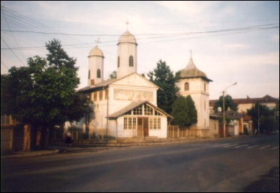 Lăcaşuri de cult din România; Biserica Intrarea în Biserică,Sf. Trei Ierarhi; Biserica Albă sau a Judeţului; ; 1767; 1632; 1777; Biserică; ortodox; Orthodox; orthodoxe; TÂRGOVIŞTE; ; Dâmboviţa; Protoieria Târgovişte; Arhiepiscopia Târgoviştei; Mitropolia Munteniei şi Dobrogei; 