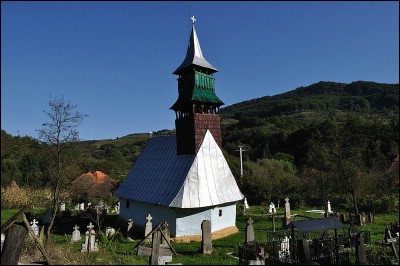 Lăcaşuri de cult din România; Biserica de lemn Sf. Arhangheli; ; ; sec. XVI-XVII; 1501; 1700; Biserică de lemn; ortodox; Orthodox; orthodoxe; ALMAŞU MIC DE MUNTE; BALŞA; Hunedoara; Protopopiatul Orăştie; Episcopia Aradului; Mitropolia Banatului; 