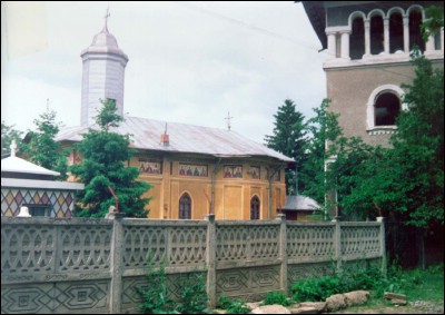 Lăcaşuri de cult din România; Biserica Sf. Mare Mucenic Gheorghe; ; ; 1858, ref. 1915; 1858; ; Biserică; ortodox; Orthodox; orthodoxe; FIERBINŢI-TÂRG; FIERBINŢI-TÂRG; Ialomiţa; Protoieria Urziceni; Episcopia Sloboziei şi Călăraşilor; Mitropolia Munteniei şi Dobrogei; 