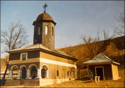 Lăcaşuri de cult din România; Biserica Înălţarea Domnului; ; ; 1832; 1827; 1832; Biserică; ortodox; Orthodox; orthodoxe; BECULEŞTI; CÂRLOGANI; Olt; Protoieria Slatina II Nord, Cod Fiscal: 15022767, Adresa: Str. Dinu Lipati, Nr. 21, Tel/Fax: 0249-420112, 0728107836, Protoiereu Pc Pr. Nicolae Nicolaescu.; Episcopia Slatinei şi Romanaţilor; Mitropolia Olteniei; 